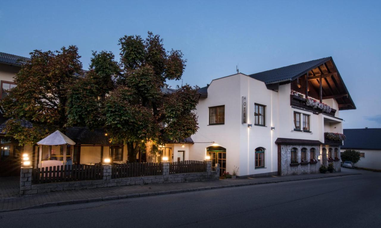 Hotel-Gasthof Beim Bockhiasl Neukirchen an der Vockla Exterior photo